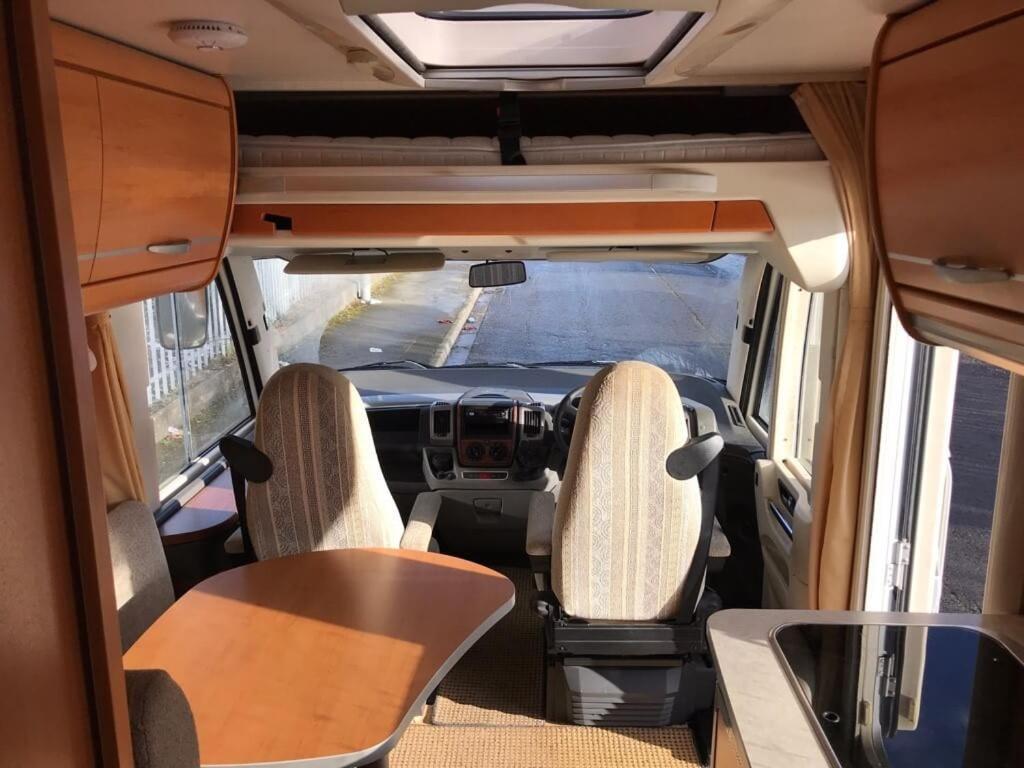 Hymer Campervan Campo de lujo *
